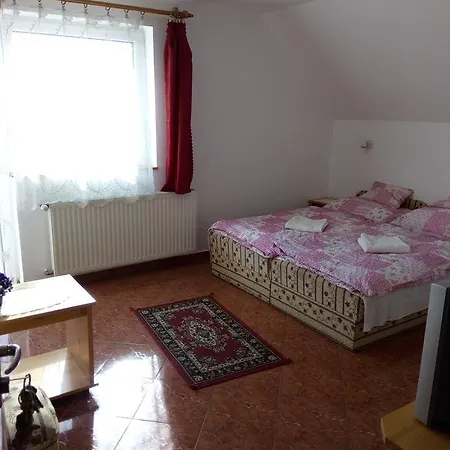 Vivien Panzio * Zalaegerszeg